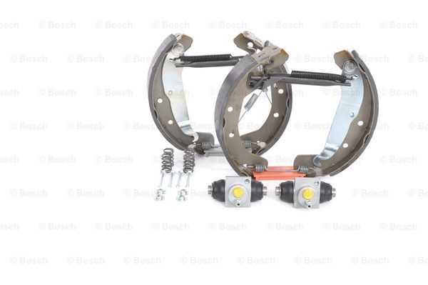 Set saboti frana 0 204 114 652 BOSCH - Material frictiune sabot frana/ sabot frana Set saboti frana 0 204 114 652 BOSCH - Material frictiune sabot frana/ sabot frana