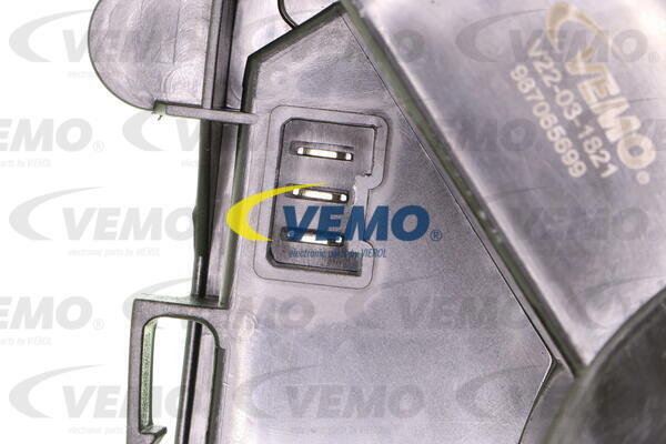 Ventilator, habitaclu / Ventilator absorbtie, aer habitaclu V22-03-1821 VEMO - Motor ventilator/piese