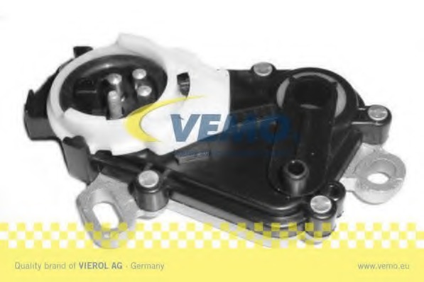 Comutator, lampa marsalier V30-73-0122 VEMO - Intrerupatoare / relee / control Comutator, lampa marsalier V30-73-0122 VEMO - Intrerupatoare / relee / control
